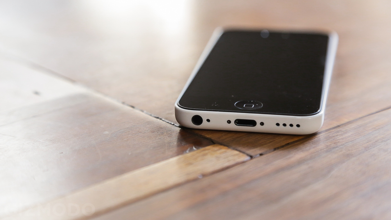 Illustration for article titled iPhone 5C First Impressions: An iPhone 5 With a Hard Candy Shell